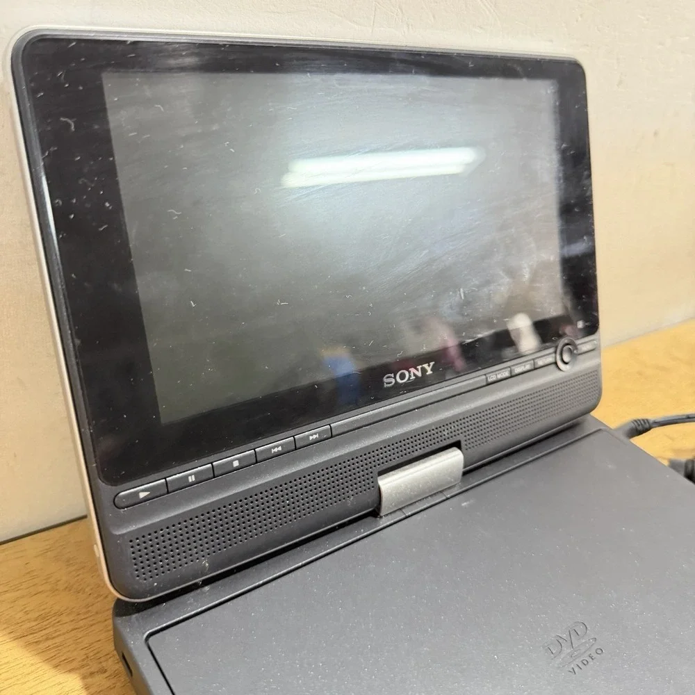 Sony DVP-FX810 8in Portable Swivel Screen DVD CD Player Black DVPFX810